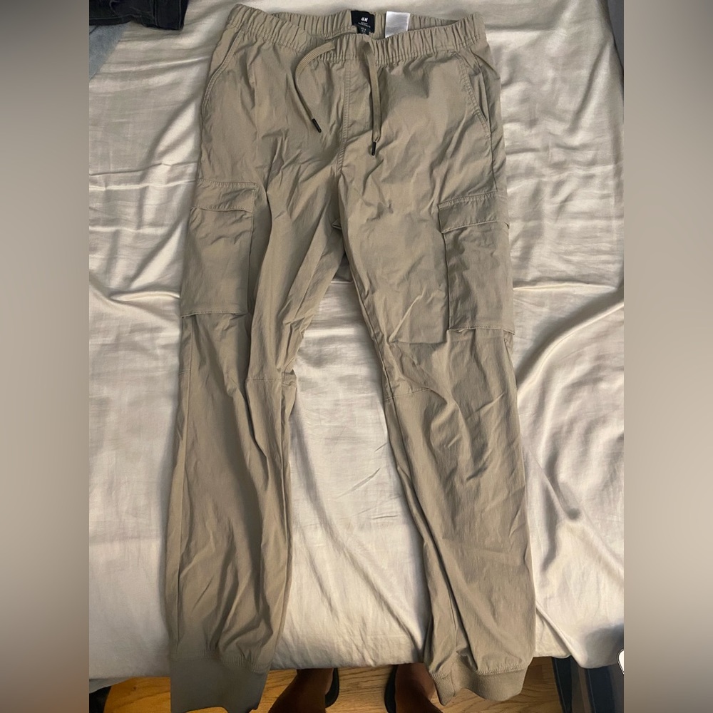 H&M Slim Fit Cargo Joggers, M
